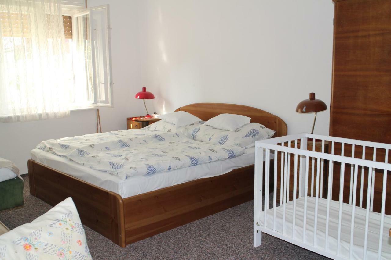 Evelin Nyaralohaz Villa Сиофок Екстериор снимка